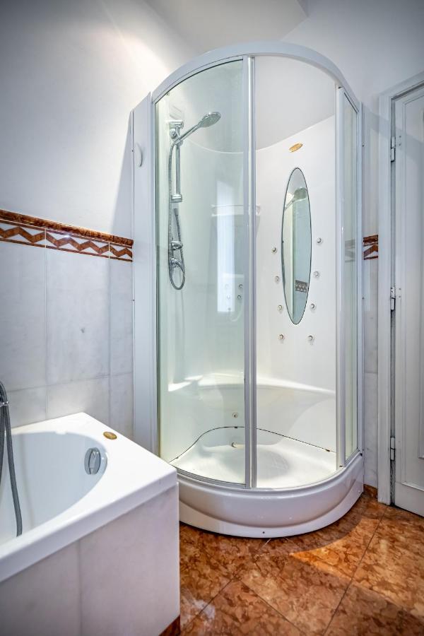 Yid D'Azeglio Luxury Apartment With Parking Florencja Zewnętrze zdjęcie